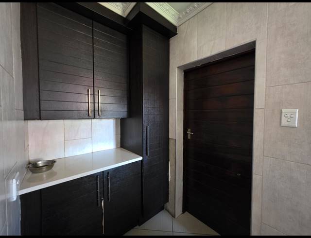 3 BEDROOM HOUSE FOR SALE IN VANDERBIJLPARK SE 6